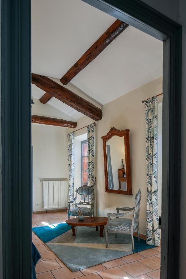 Le 37 Malaucene Bed & Breakfast Room photo