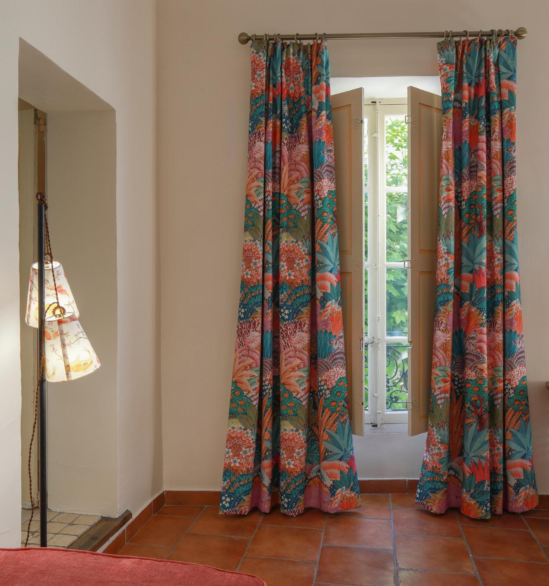 Le 37 Malaucene Bed & Breakfast Room photo